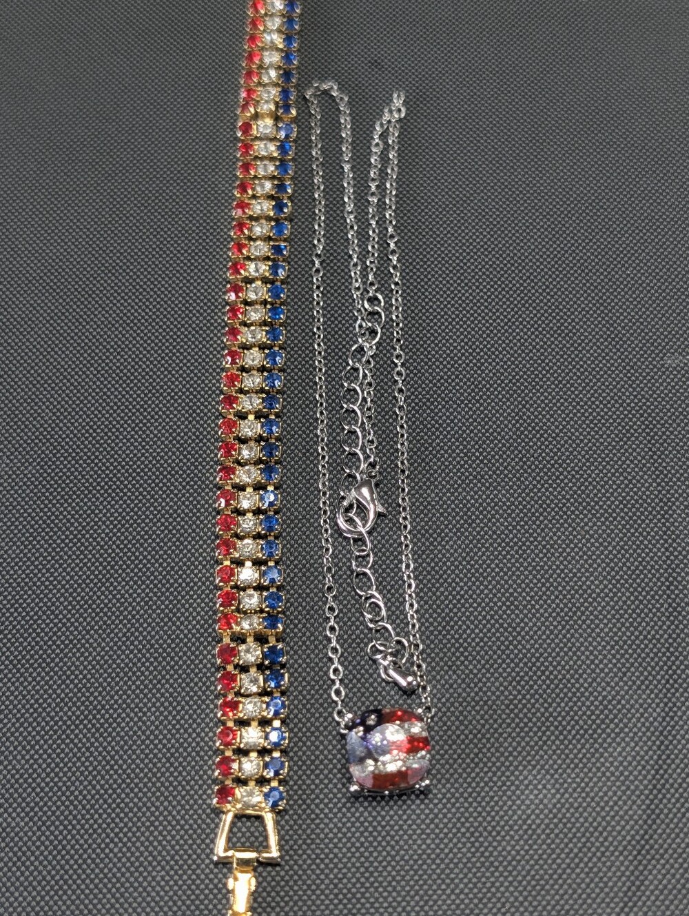 Beautiful Patriotic Red White And Blue Necklace And Bracelet Excellent Condition
